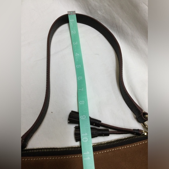 NWOT Dooney & Bourke shoulder purse. Light brown suede - Picture 15 of 16